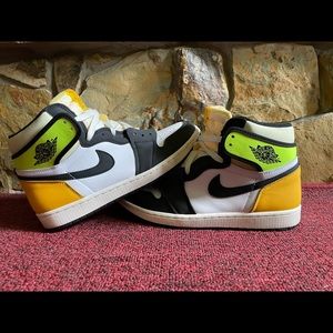 Air Jordan 1 Retro High OG 'Volt Gold”